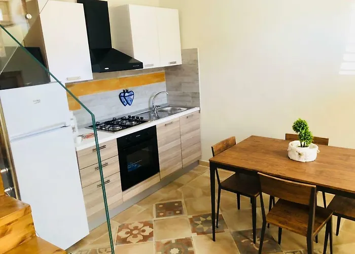 Simone Home
